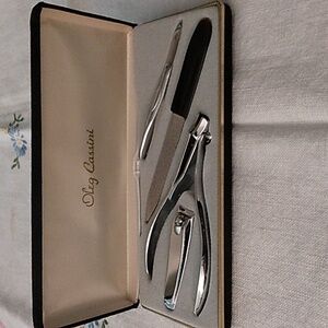 Oleg Cassini Vintage 4 pc. Gift Set in brown fabric gift box with gold tone trim